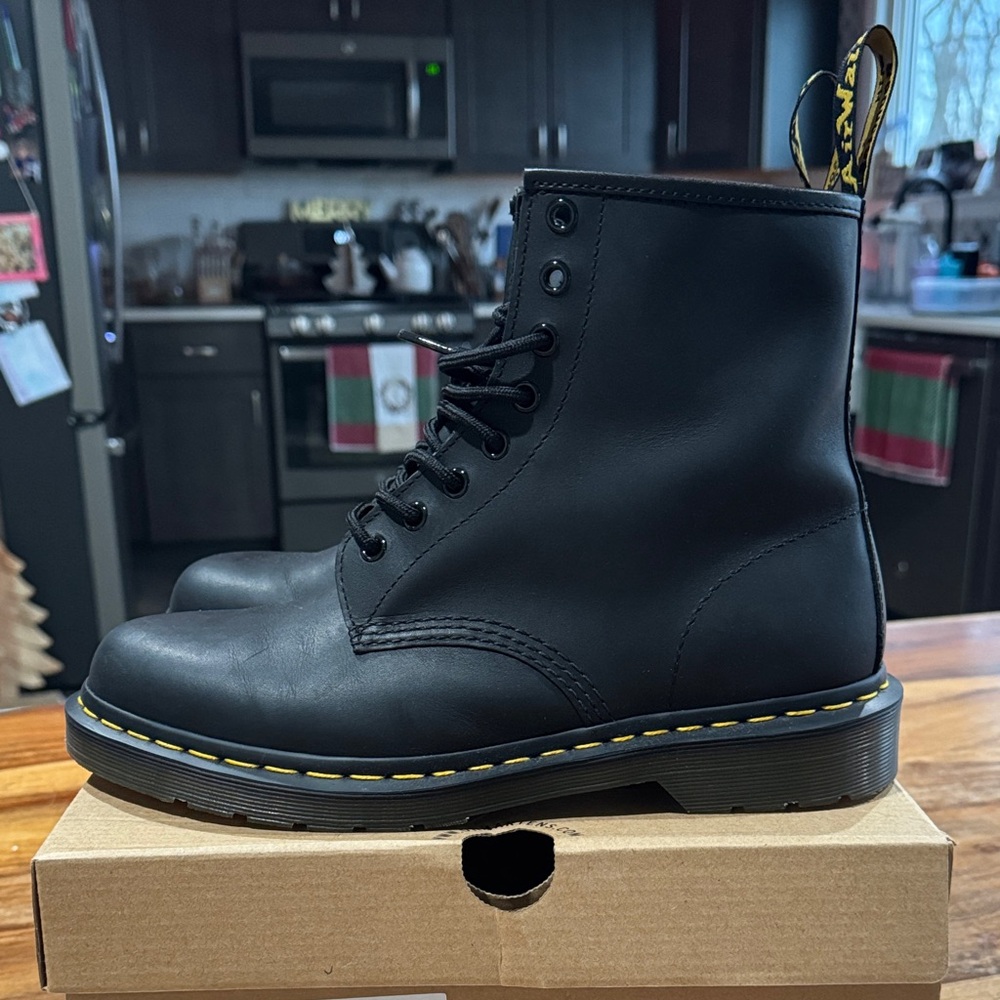 Dr. Martens Black Boots- MENS SIZE 9 // WOMENS SIZE 10 - Picture 4 of 7